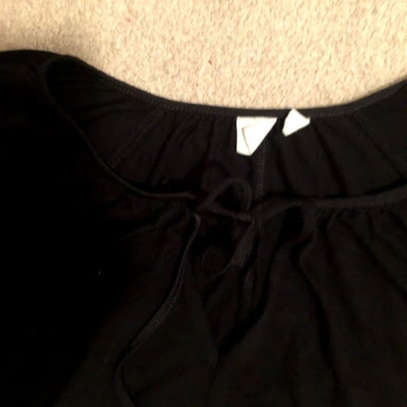 Black Gap Tee - Picture 5 of 6